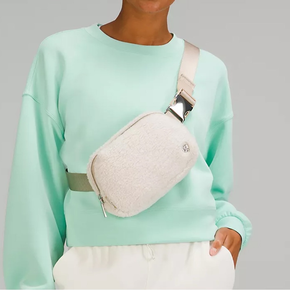 Lululemon Everywhere Fleece Belt Bag